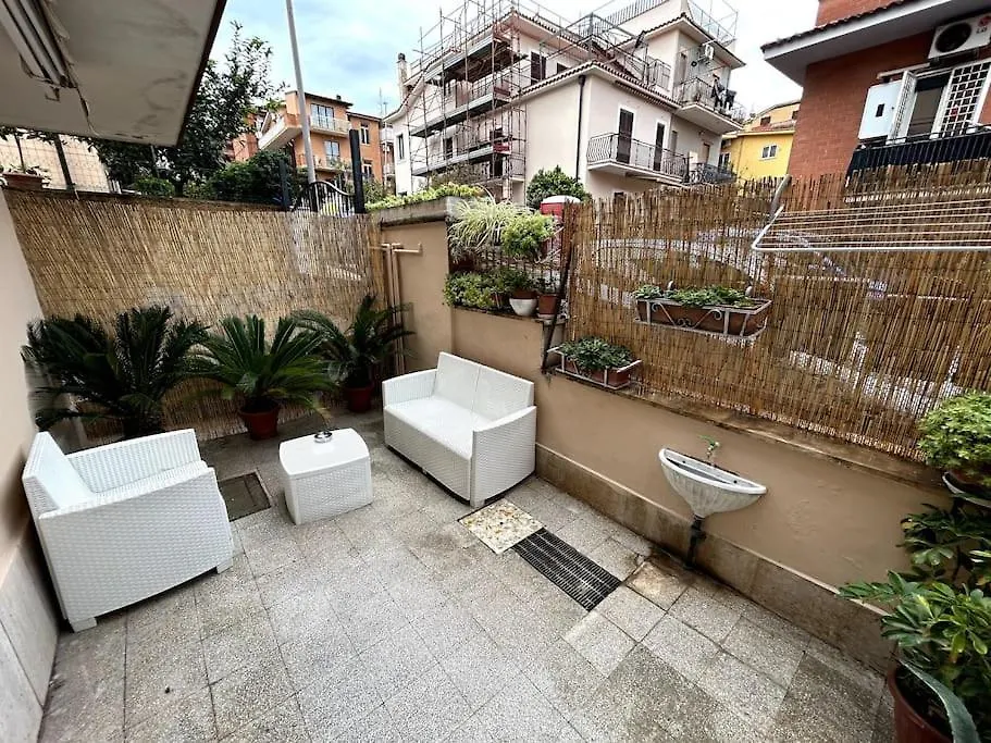 The First Door-Rome Apartment 0*, Rome Italy